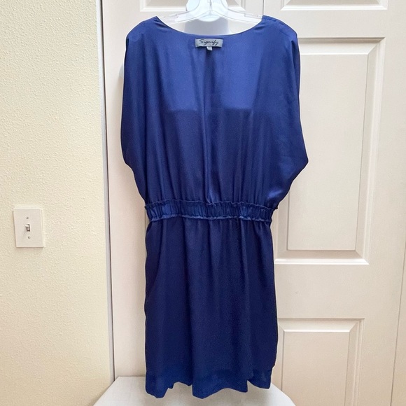 Signify dress - Picture 8 of 10